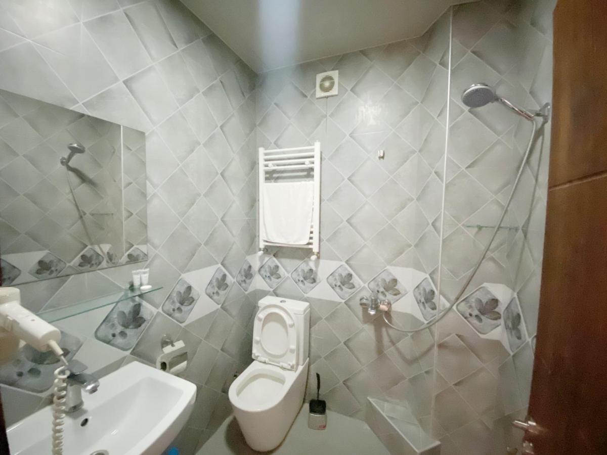 Tbilisi Central Hotel Buitenkant foto