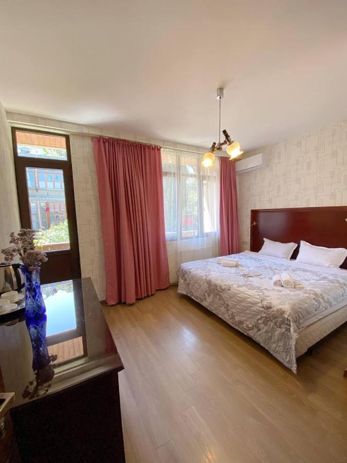 Tbilisi Central Hotel Buitenkant foto