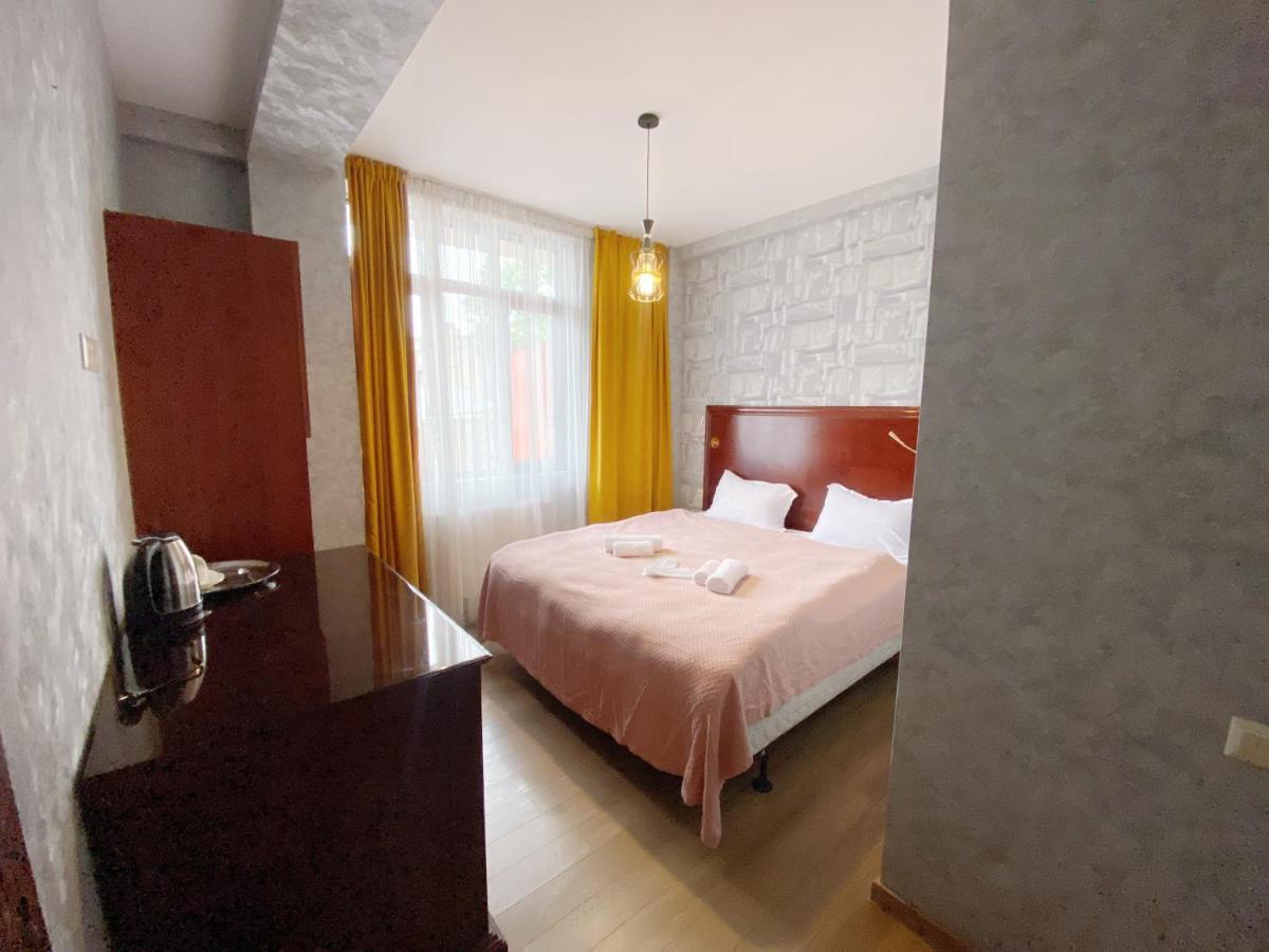 Tbilisi Central Hotel Buitenkant foto