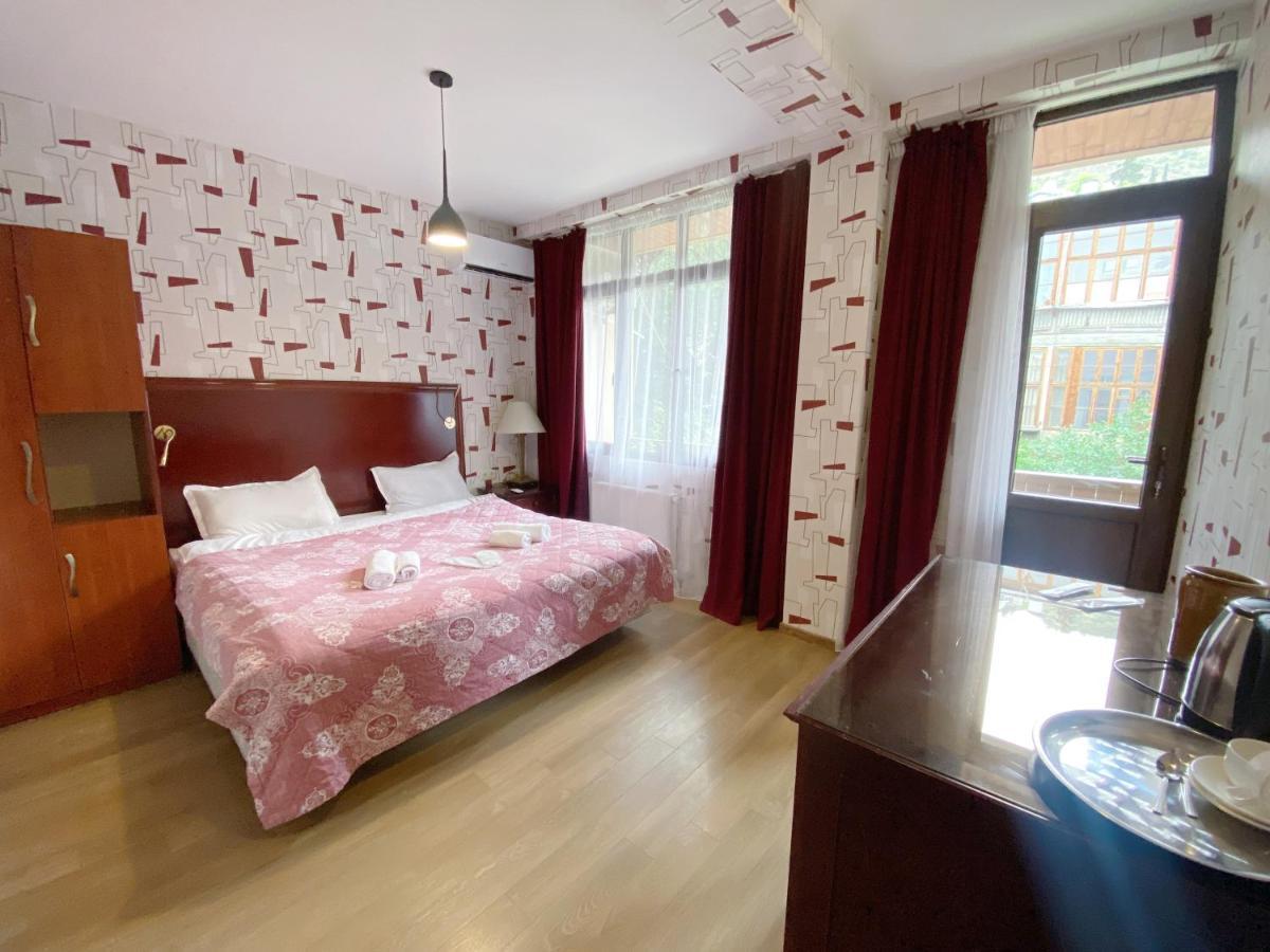 Tbilisi Central Hotel Buitenkant foto